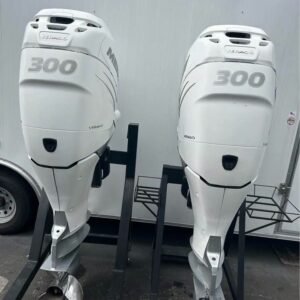 used-pair-of-2010-mercury-300-hp-outboard-motors